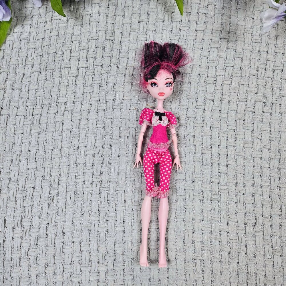 Monster High Draculaura Dead Tired 2011
